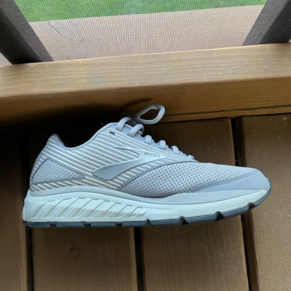 Brooks Woman’s athletic walking shoes - Like NEW - Picture 3 of 9